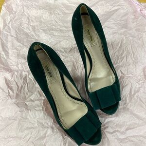 Green velvet miu miu heels